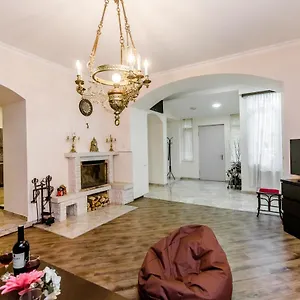 Comfortable House On Marjanishvili Апартаменты